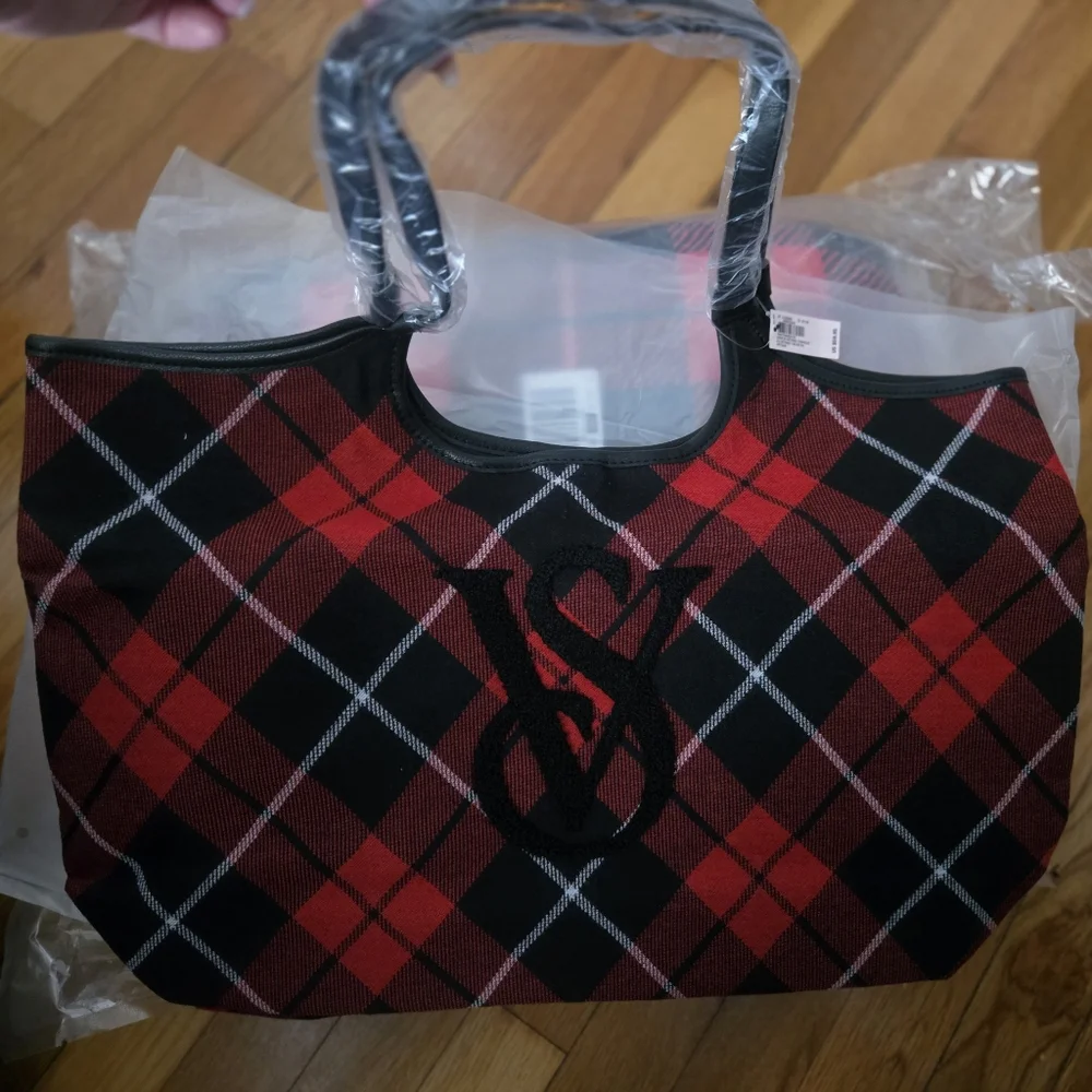 Victorias Secret Red and Black Plaid Tote Bag & Fleece Blanket - NWT